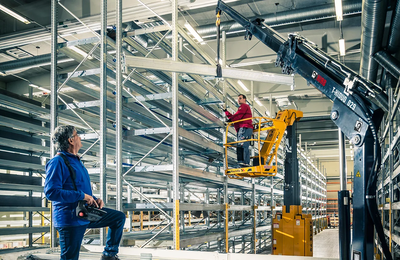 HIAB kran i fabriken - industriellt arv