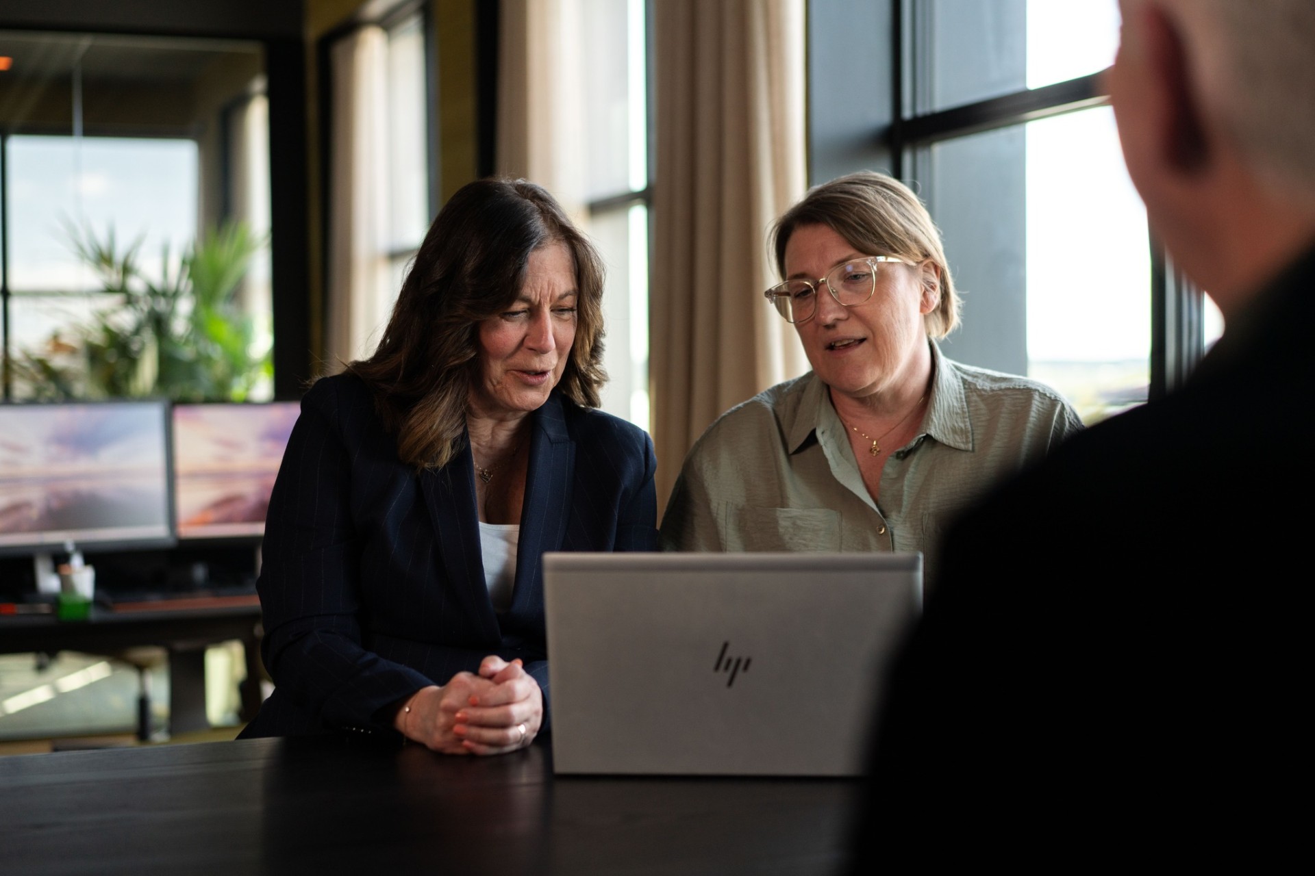 Wennberg & Blennå team i möte med kund